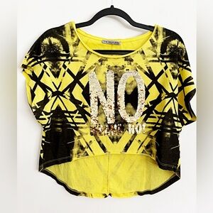 Fashion Top with sequins graphic